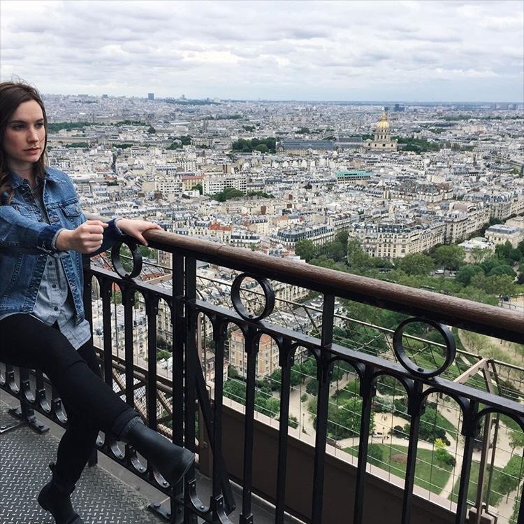 PureBarrePDX's tweet photo. our beautiful client @_kategomez is making Paris look even better 😍 #purebarre #paris #portland #barre #fitness https://t.co/whesh9Pywh