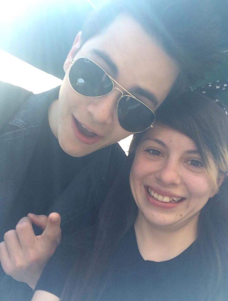 BYEpeterpan's tweet photo. That time I ran into @beforeyouexit at Starbucks #RDMAS2014 I miss @ThomasCSilvers 💚💚 https://t.co/T8S153aBUE