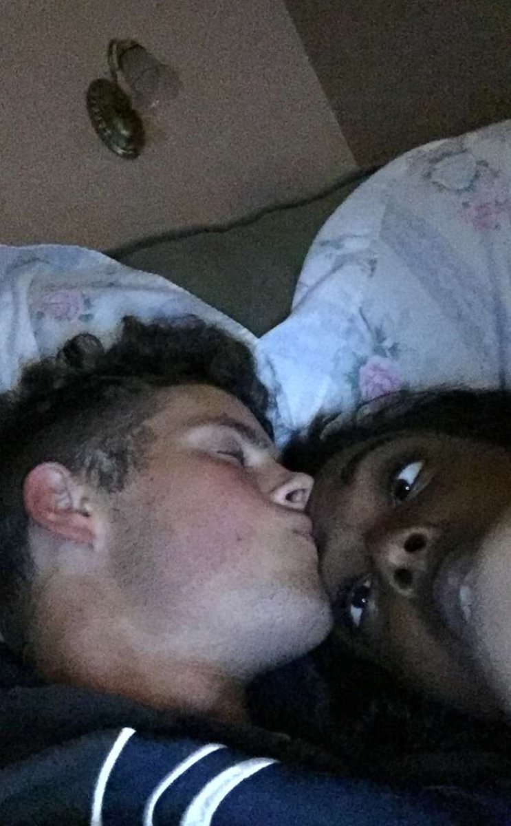 bhewitt1398's tweet photo. When you chillen with bae but a shawty with a fatty walks by...😭😭😭💀 https://t.co/hSb8gNbmOf
