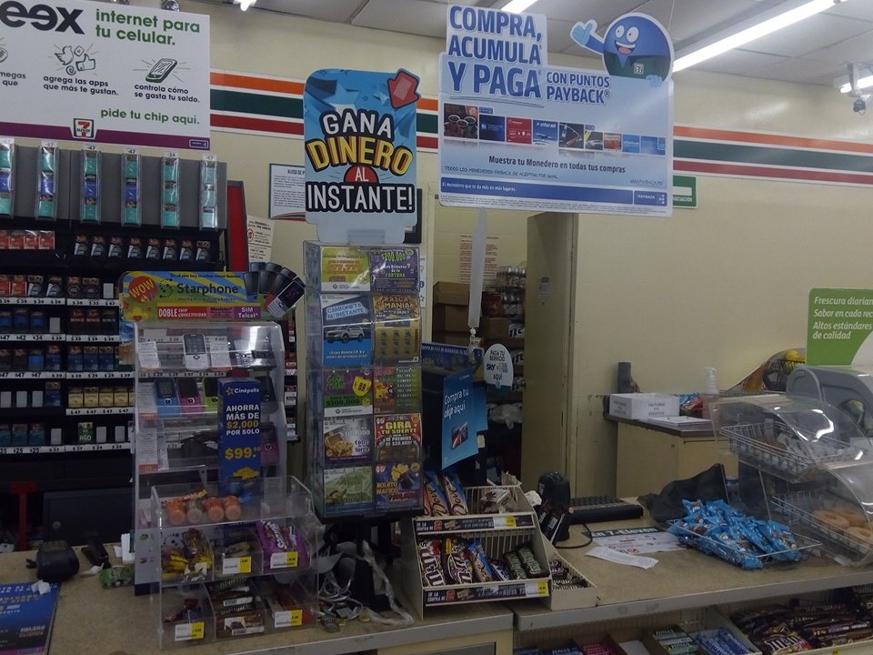 MisterQuaker's tweet photo. Que pasó @7ElevenMexico ? Aquí donde te avienta la feria el empleado del mes y con altanería y todavía te grita! https://t.co/TRvgq0JCKG
