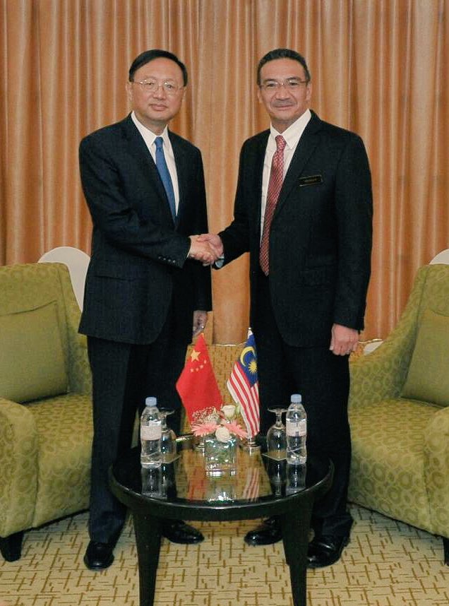 H2OComms's tweet photo. DS @HishammuddinH2O with PRC State Councilor, HE Yang Jiechi during a courtesy call earlier today. https://t.co/ZmBm4ir7vP