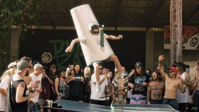 Ur M8s <a href="/DUNERATSS/">DUNE RATS!</a> Unveil Ridiculously Good Video For ‘Bullshit' musicfeeds.com.au/news/dune-rats…