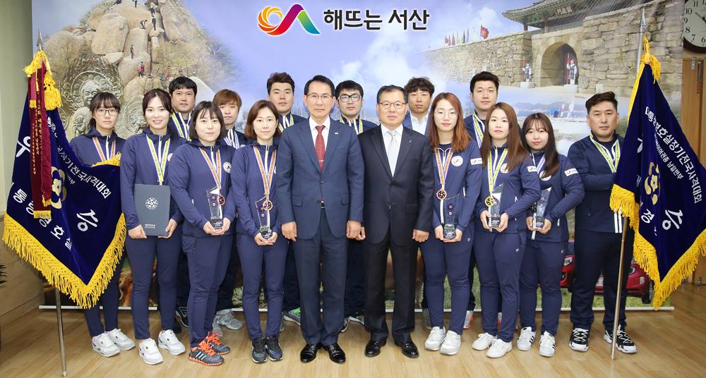 얼굴만 예쁘고 잘생긴줄 알았는데 실력까지 ㅎㄷㄷ 
#서산시청_사격팀 대통령경호실장기 전국대회
 금메달 2, 은메달 1, 동메달 4
대회신기록까지~!