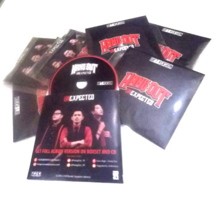 Gigs terdekat 15 Mei di Jogja. 21 Mei di Salatiga. See you there, Hopes!
Ada "cd gift" gratis di tiap perform kami.