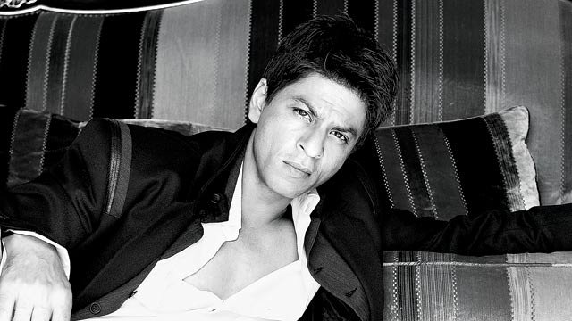 SRKUniverse's tweet photo. “I’m extremely pliable as an actor. Whatever you throw at me, be it a commercial/artistic set up, I’ll play along." https://t.co/7d6SmPsNmJ