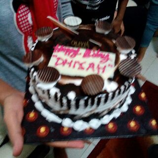 diee_dyah's tweet photo. 25th sudah usaiku saat ini,,pintaku hanya Lindungi keluarga kecilku,beri kelancaran dtiap langkah hidup kami,,amien https://t.co/5LFkQvbLq2