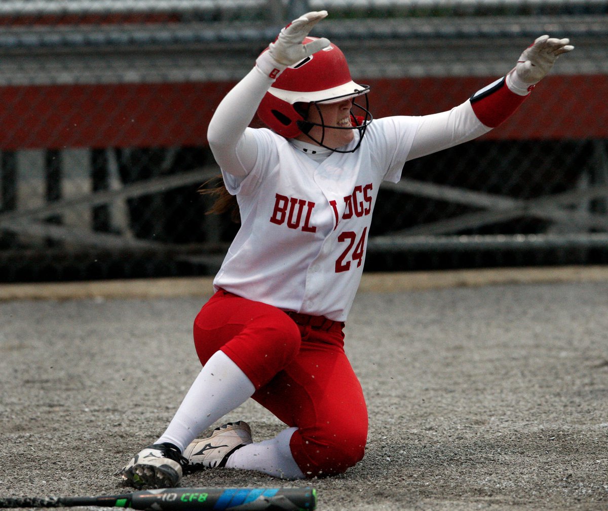 PostTribSports's tweet photo. Late-inning hit from Natalie Klingberg (@Nataliek2123) helps Crown Point knock off Penn. https://t.co/HiQacGUjOm https://t.co/qAhunDFTAp