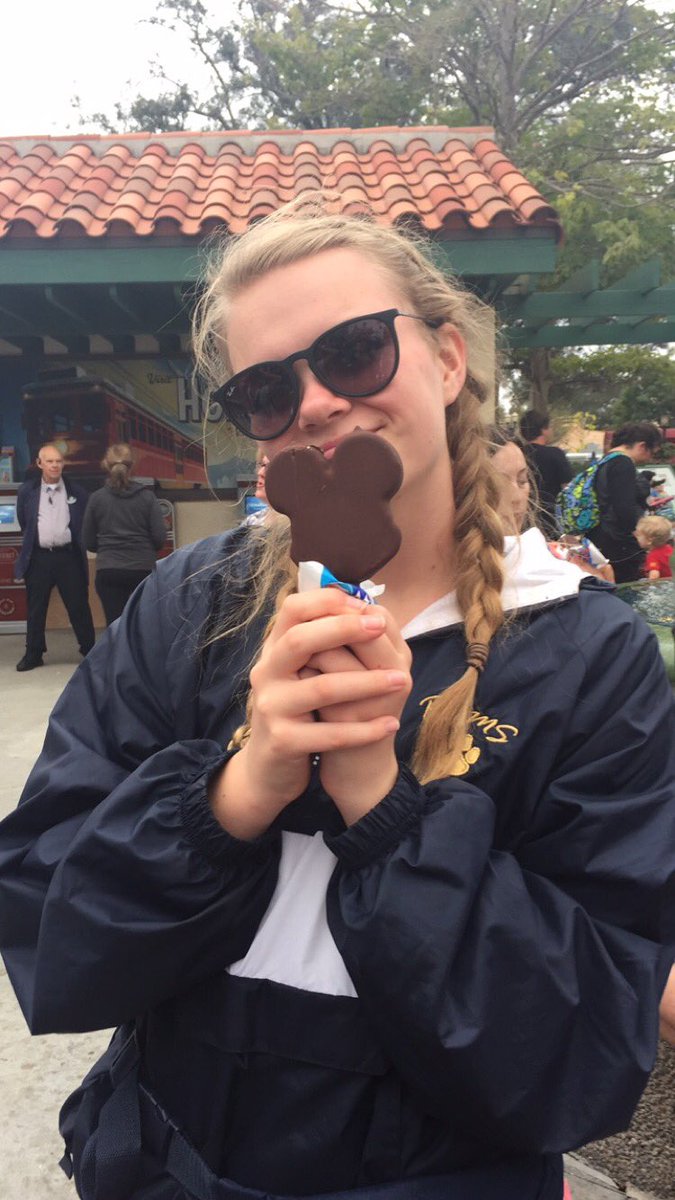 Evergreenpoms tweet media