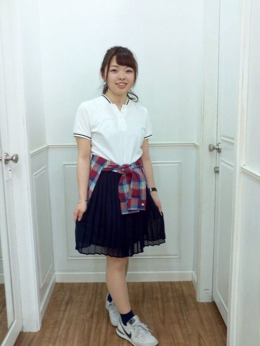 イーストボーイ公式 Recommend Item ポロシャツとシフォンスカートのドッキングワンピースは配色ラインがポイント チェックシャツの腰巻でアクセントに 色違いでネイビーもあります 6 900 Tax