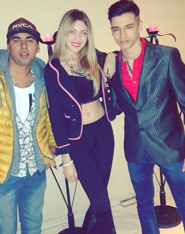 ValeTodoOficial's tweet photo. En el cumple de Uma ! #15 #ValeTodoCumbia 🎶 https://t.co/Yg9qXtkEMq
