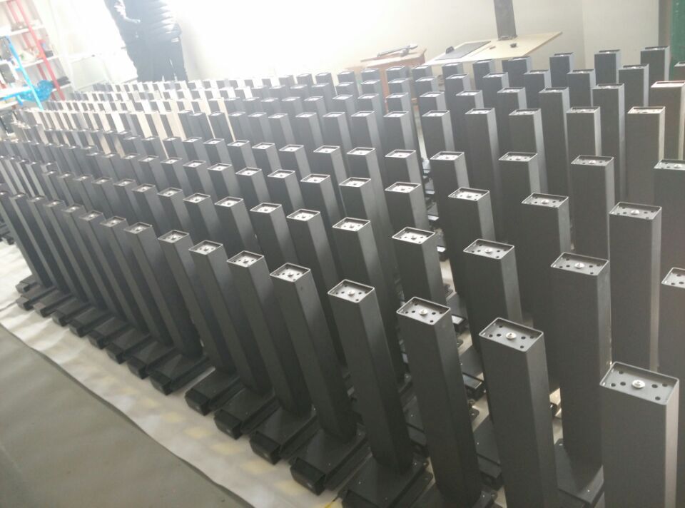 Zhuolang0's tweet image. Bulk Production for electric height adjustable desk