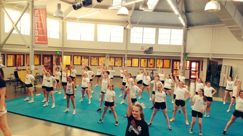 cheermshs's tweet photo. So ready for this season! #Day1 #TeamOE #refocusing #besttryoutdanceinyears #sideline #community #comp https://t.co/67baY2OmO7