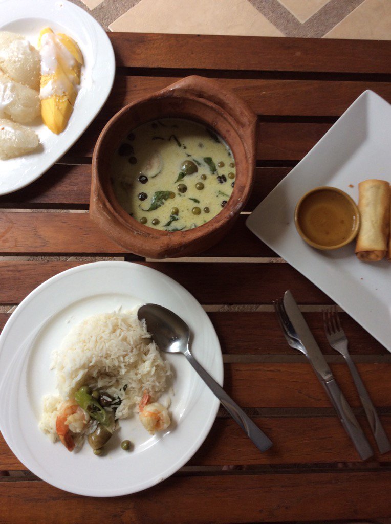 culinaryconch's tweet image. #riverprawn #greencurry #KohLanta  #mangostickyrice