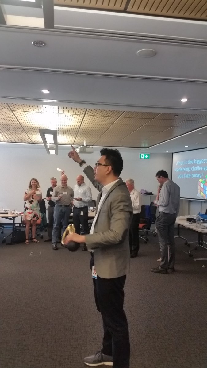 jpt7276's tweet photo. #LDPFY17 The amazing Fabian Lim in action! https://t.co/0p74U8ldFI
