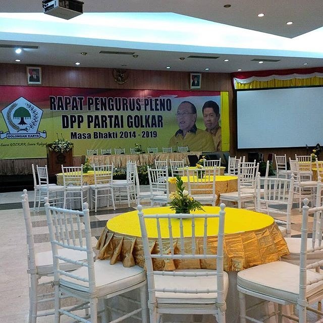 f3rti's tweet photo. @partaigolkar #kursitiffany #kursitiffanysby #sewakursitiffany #sewakursitiffanysby #weddingdecorationsby #eosby #eo https://t.co/WM7nbomQHC