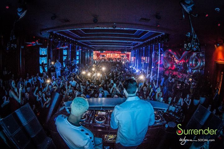 MissMyaVIPHOST's tweet photo. #surrenderlv Ladies free +2 drinks local guys free before 12. Text 702-883-4204 #encorelv #lasvegas #vegasbound https://t.co/tlf8rtBaQi