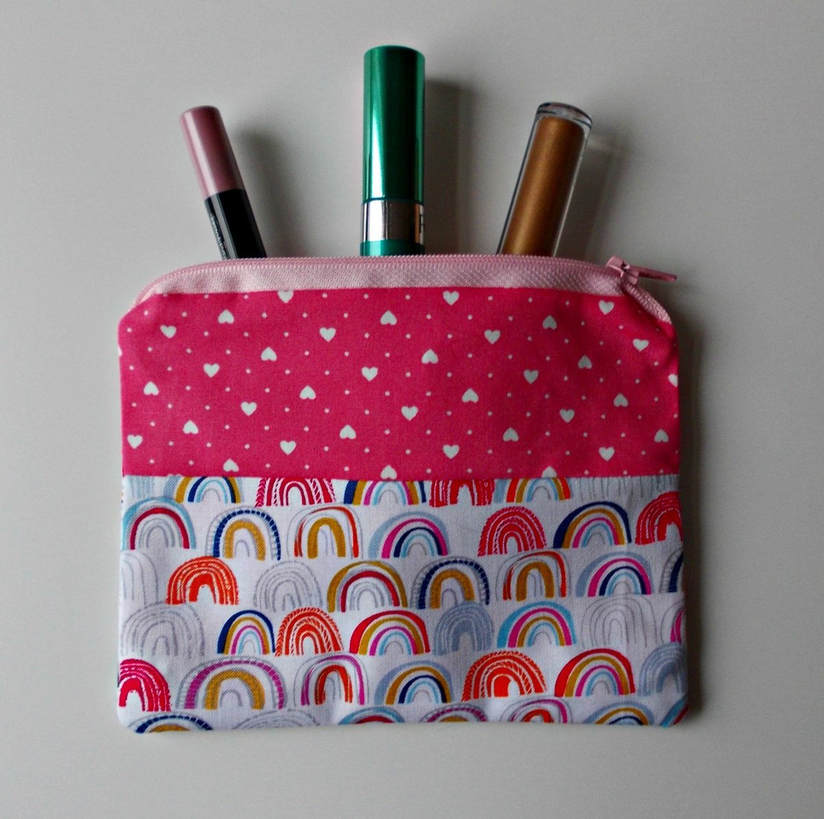 MelvisMakes's tweet photo. SALE Rainbows Mini Zipped Pouch, Coin Purse, Small Makeup Bag. … https://t.co/rhxcufuUlZ #MelvisMakes #MiniMakeupBag https://t.co/MF2Iy1UWuG