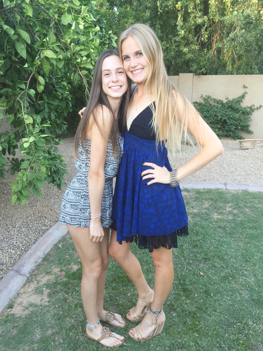 meganelyse92's tweet image. amazing season with the girls I love🌼💝💐