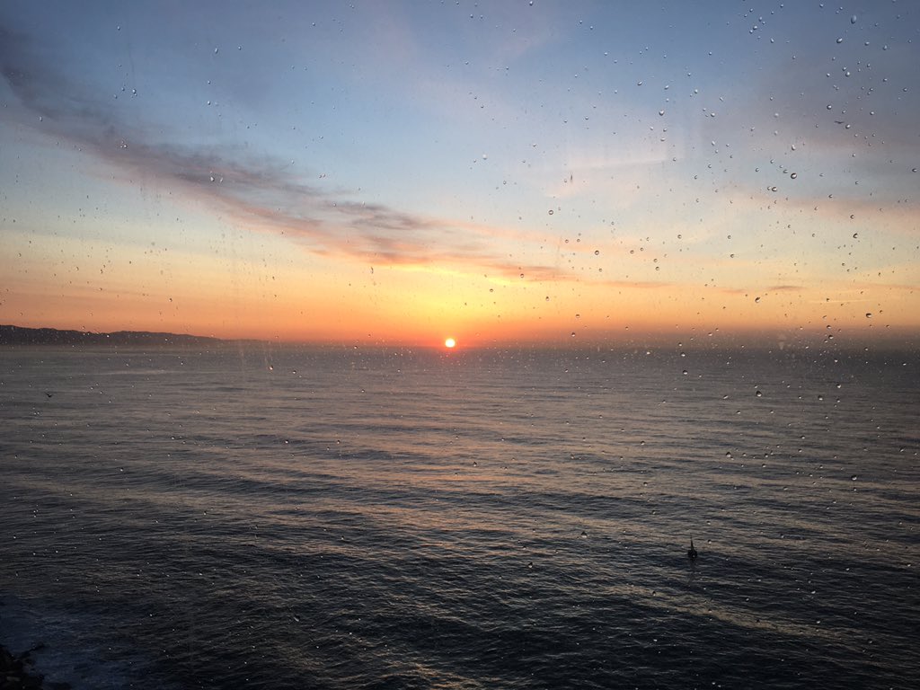 kevinrichardson's tweet photo. Sunrise over the Mediterranean. Good morning Barcelona. #beautiful #BSBCruise2016 https://t.co/KKzKIX0Kmh