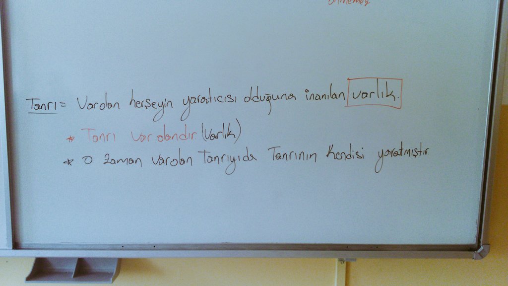 Tanrı varolan herşeyi yaratmıştır. Kendisi hariç.