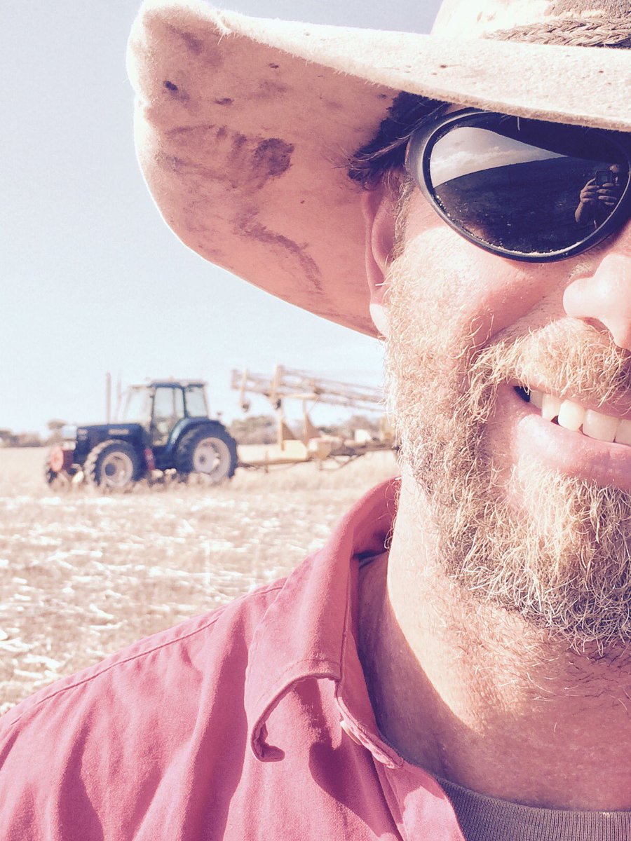 SANoTill's tweet photo. 13mm in 3 days on SYP not stopping progress of #seedingbeards '16 for Jason Berends @OldFarmUte #stubbleretention ๐ https://t.co/VDwLFXn9PC