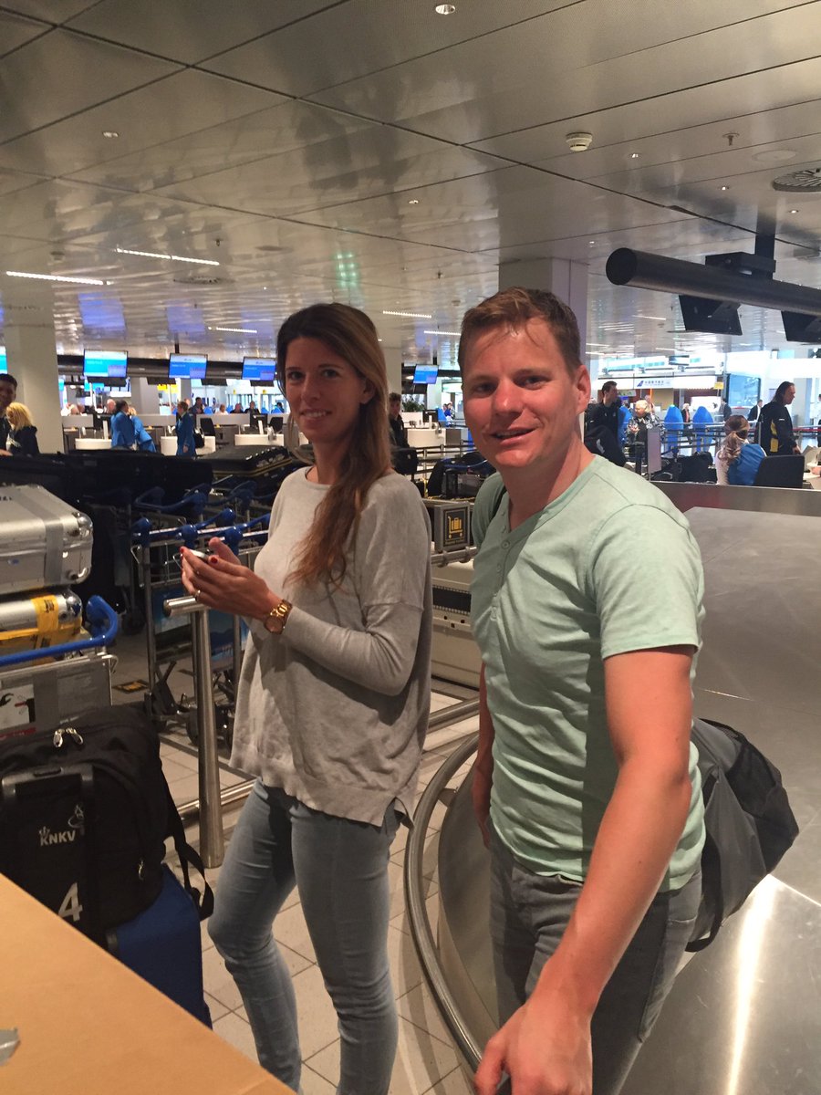 NietBlind's tweet photo. We zijn er vroeg bij! Kim &amp; Ivo van @ride_newyork checken in voor Boston: https://t.co/Zn8HRNtxUt