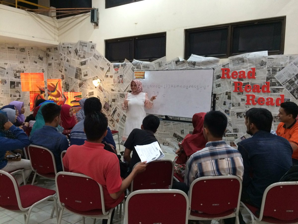 sacppbumy's tweet photo. Belajar bahasa Turki bersama Pürnur.. @UMYogya @infoUMY @infojogja #ILF2 https://t.co/hAZzzZvk39