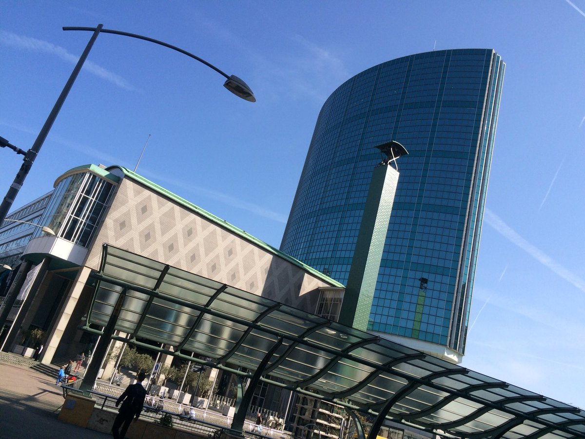 Vandaag contract tekenen. :-) Twentse Ambassade start vestiging Rotterdam naast stadhuis. #rotterdam #twentepromotie