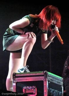 MaxTheBBCLord's tweet image. Hayley Williams ' thighs are insane
