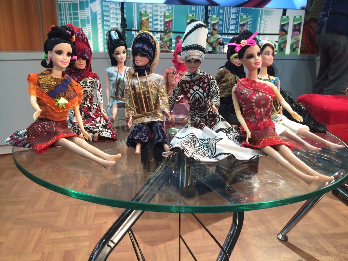 Bagi anda pecinta barbie,ayo saksikan Buatan Indonesia di TVRI hari ini pkl 13.00.Akan ada pnampilan Batik Girl loh