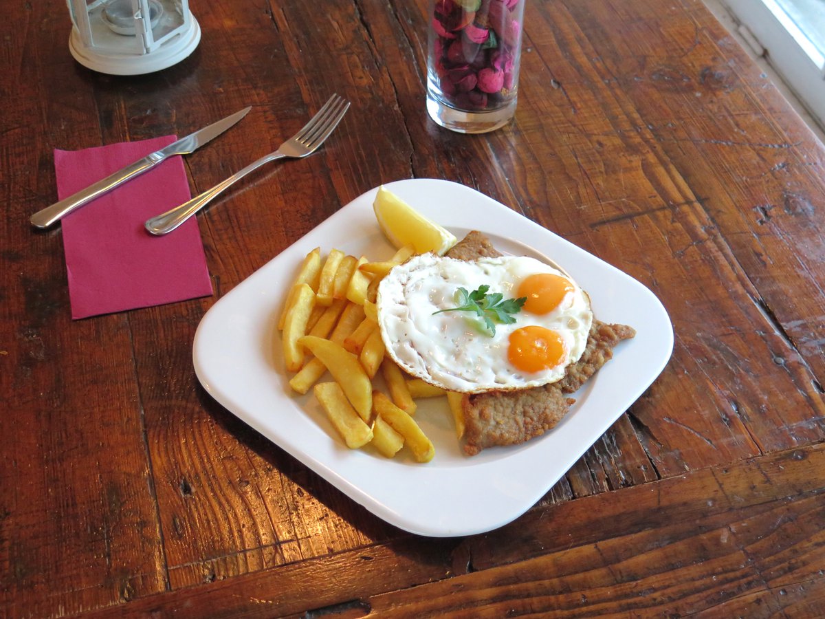 RinconCriolloBc's tweet photo. Muchas veces nos preguntáis: ¿Qué es la milanesa a caballo? Y como dicen que una imagen vale más que mil palabras... https://t.co/rpZmz6akFx