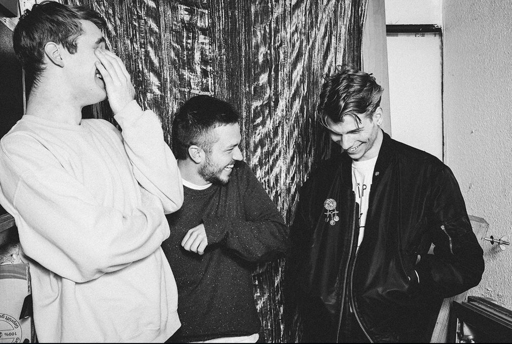 Friends!
We take break from taking a break.
20/05/16
Energeticon - Alsdorf / Aachen photo:Elisabeth Moch