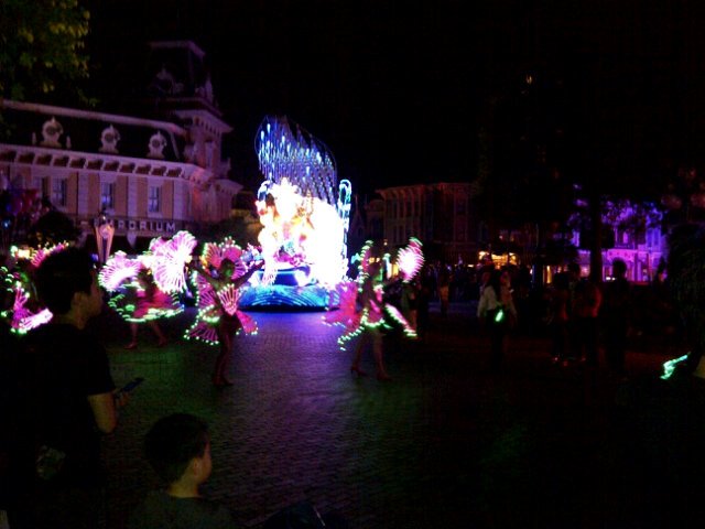 shubags's tweet photo. Libur dulu,,,,disneyland hong kong dulu:)) https://t.co/8rEkW51GyB