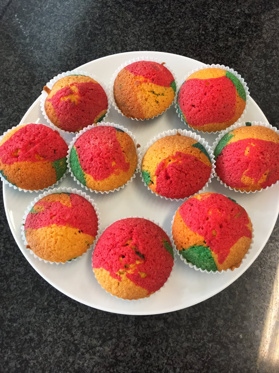 olgrove_HomeEc's tweet photo. Great before and after 'rainbow cakes' from Sophie and Ranya. Well done second years @olgrove https://t.co/ejD8TCHkhC