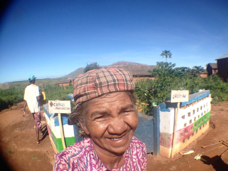 Our photographer Ernest's fish-eye camera went down a treat at this brand new water point in Madagascar! #selfie