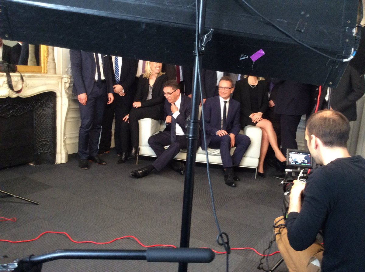 Séance de rires avec <a href="/crtande/">Charles-René Tandé</a> #makingoff photo de groupe IFEC campagne