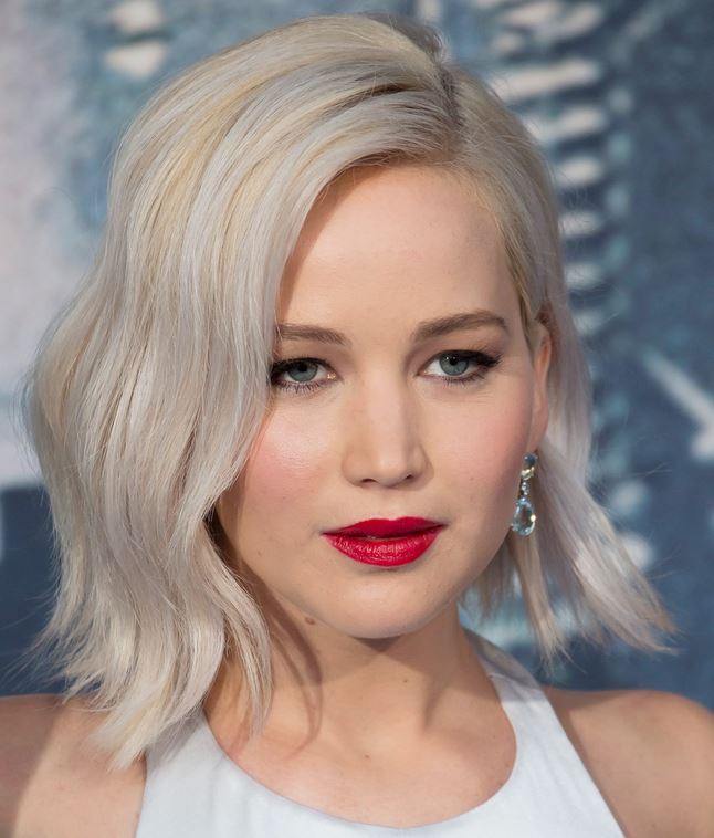 Would you try a shoulderskimming bob? See Jennifer Lawrence's hair