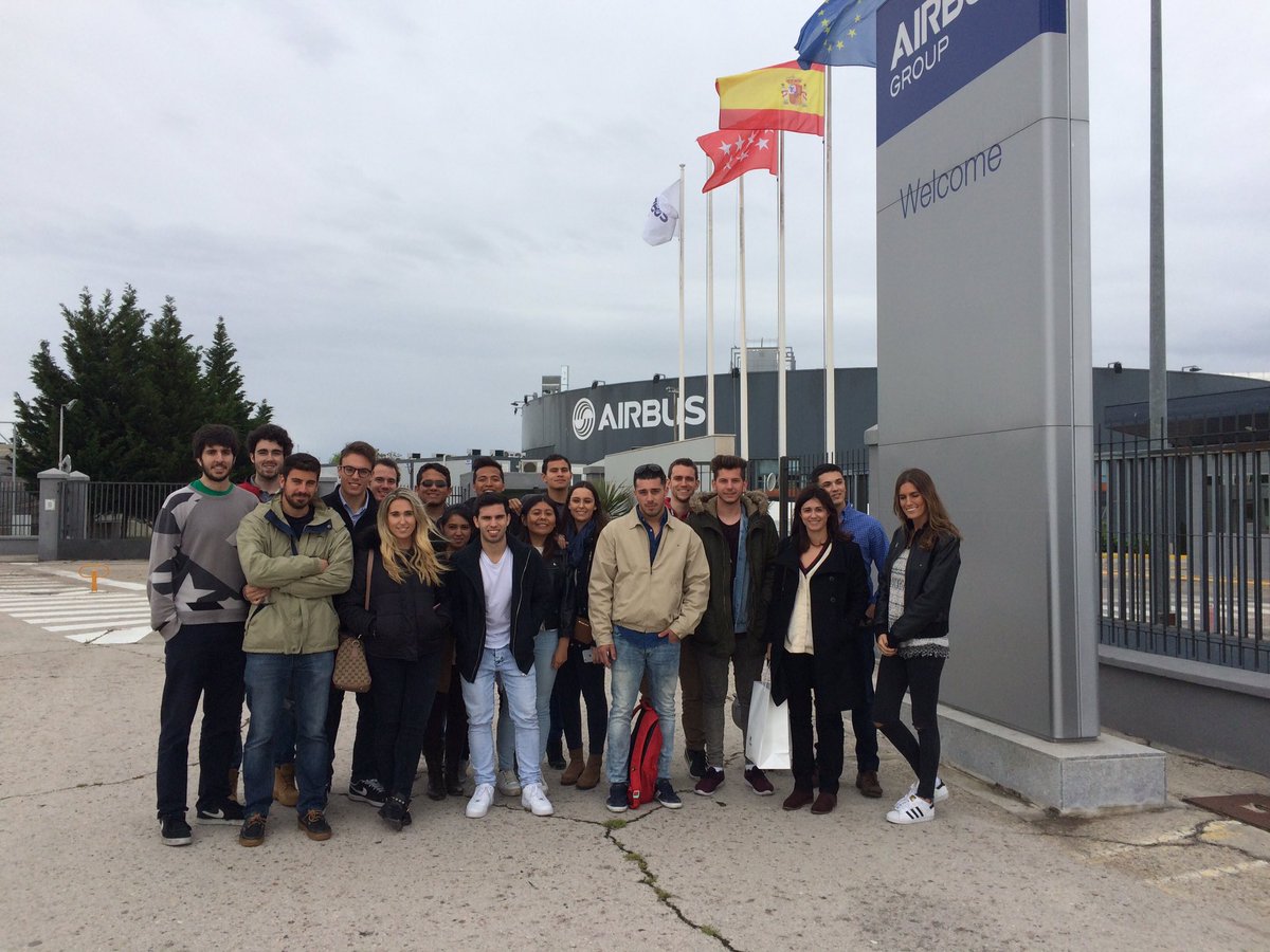 BeatrizPmar's tweet photo. Muy interesante la visita a #Airbus con alumnos de Grado Ingeniería en Organización @UEuropea #UEM_PBS https://t.co/TtT9h71aMQ