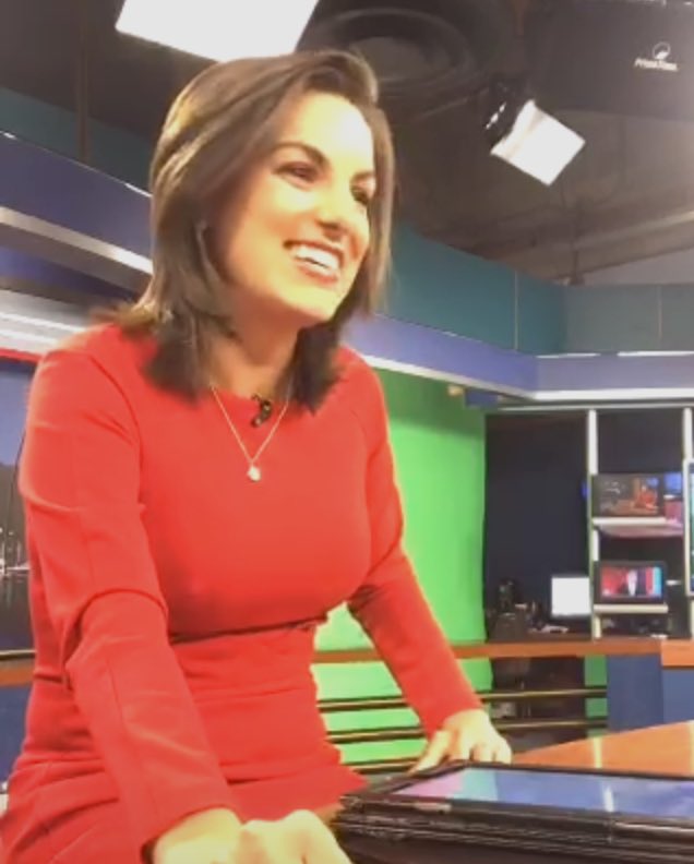 Lauranaticss's tweet photo. Follow the best anchor of #Periscope and amazing artist @LauraWRDW ππππππππ #queen #laurawarren #fanclub https://t.co/P0S3rjIOiO