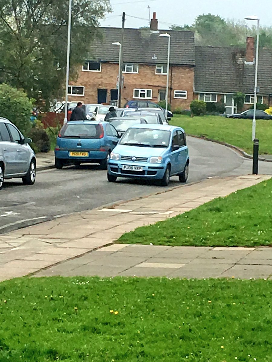 zigzagcriminals's tweet image. Great Parking/Abandoning first thing in the morning! @YPLAC @GrumpyDriver1 @RainhillParking @Parktwatlpool #Pants
