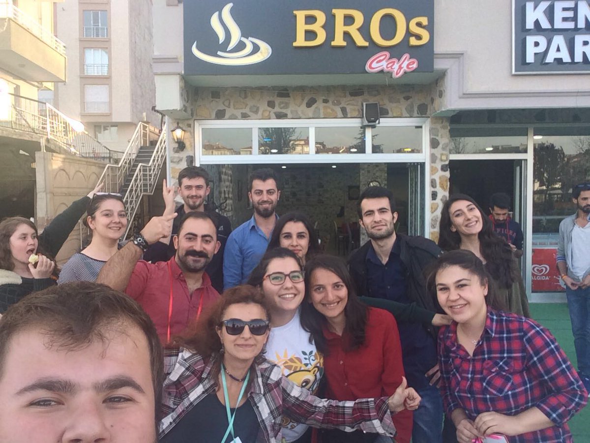 baglanamamsgh's tweet photo. Yorulmak mı, o da ne? Yorulmak nedir bilmeyen ekiplerimiz Kırşehir'de! #bağlanamam https://t.co/HoyTeUwjx4