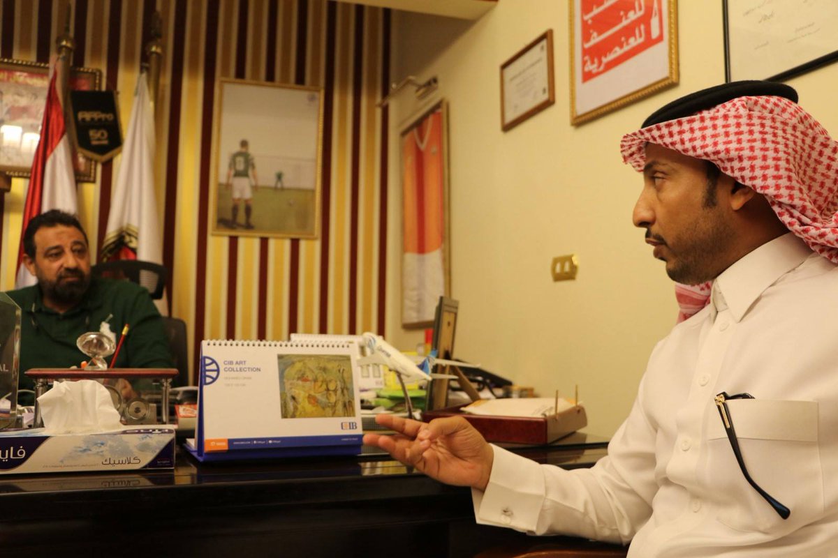 ابن الخرج الكابتن سيف الودعاني يوقع عقد تطوير موقع رابطة المحترفين المصري ف القاهرة مع رئيس الرابطة  مجدي عبدالغني