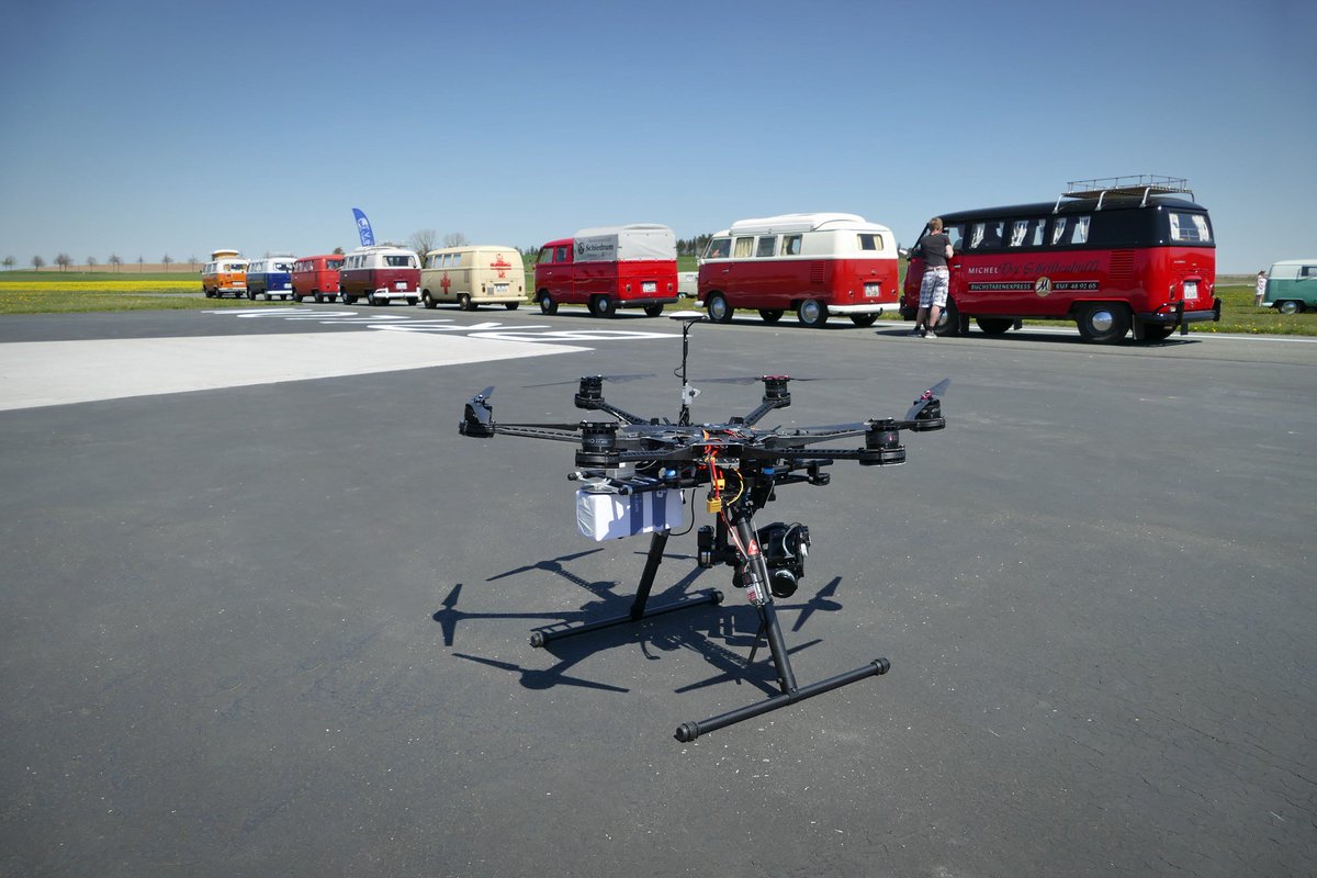 Techvision_de's tweet image. Fotoshooting für die #BulliKartei , Behind the Scenes: techvision.de/aerialphotogra… #VWBulli #Brilon