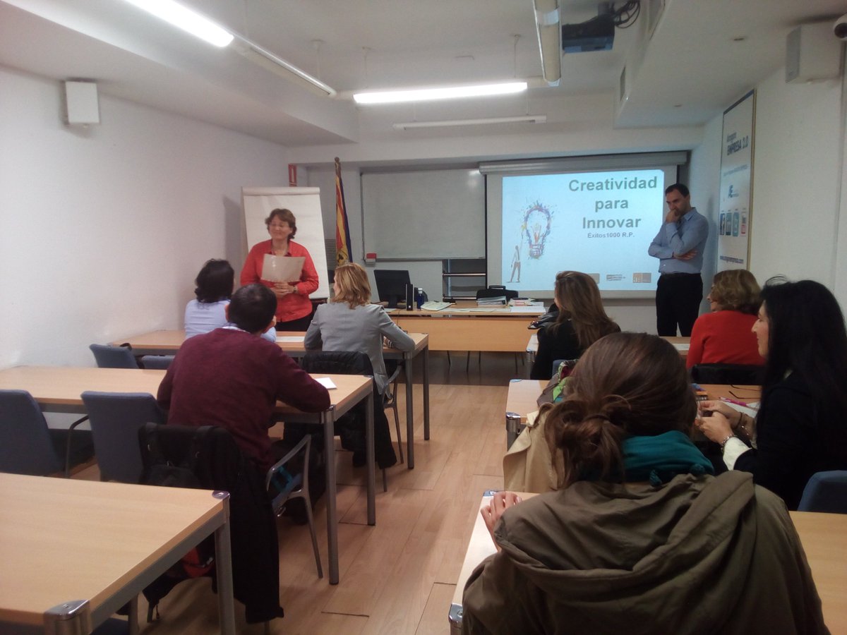 emprenderIAF's tweet photo. Continuamos conociendo técnicas para desarrollar la creatividad e innovación con @RafaelExitos https://t.co/0Wz7nB04gM