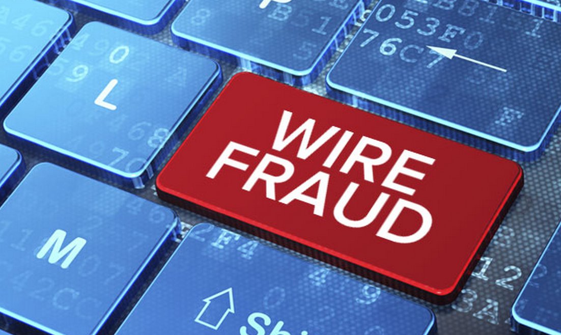 ApexCompLTD's tweet photo. #ApexComputingNews Being targeted? Fraudulent emails to process payment #BeAware #WhatToDo https://t.co/iWyo9ZBYxm https://t.co/Ae9gKAvSri