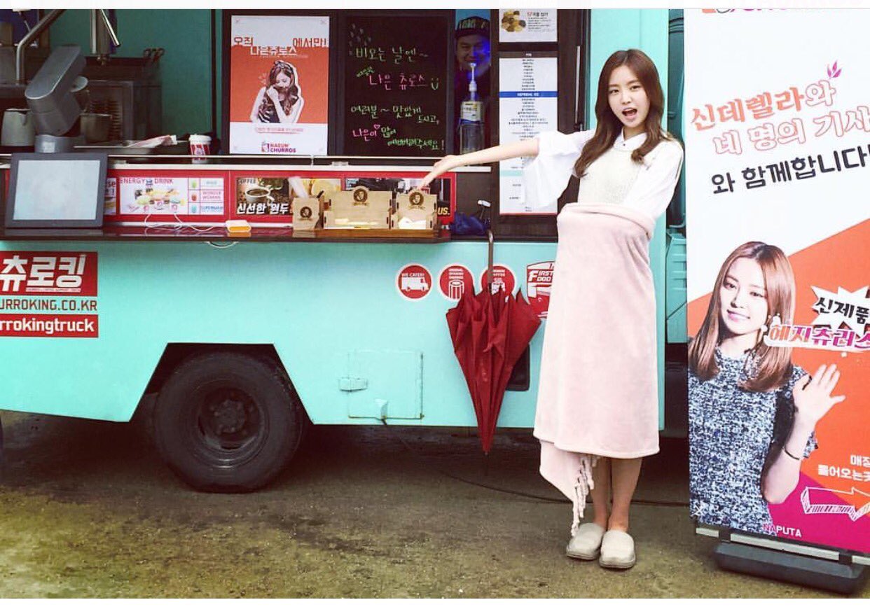 CiFOzIfUYAAghJ4.jpg:large