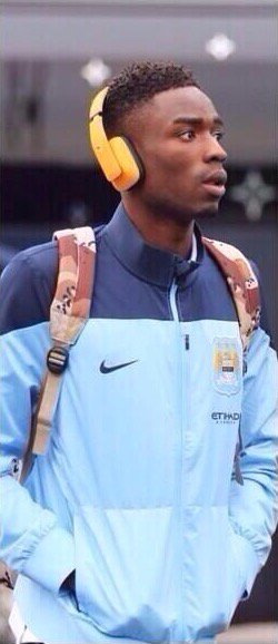 iT7Audio's tweet photo. Happy 21st birthday to #DevanteCole! Have a great day! @vancole9 👊🏼 #iT7Audio https://t.co/pebpRaEuLp