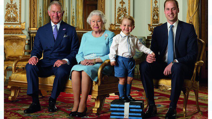 Hayley &amp; Ruth review the royal family audioboom.com/boos/4544871-b…