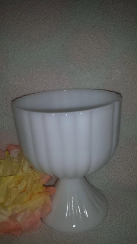 JunkYardBlonde's tweet photo. Vintage Milk Glass Ribbed Footed Compote, Milk Glass Pedestal Can… https://t.co/rn12CJ9RTz #kitsch #MilkGlassCompote https://t.co/S6DgcfC6ih