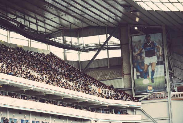 ironviews's tweet photo. Tonight is a celebration. Let's remember the highs, the lows, and have one last Upton Park party. #FarewellBoleyn https://t.co/cm1ShQ7OAt